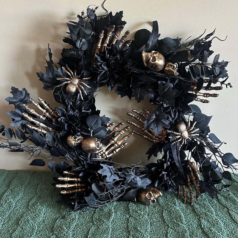 Rachel Zoe Halloween 🎃 Skull 💀 Wreath Black & Gold NEW!